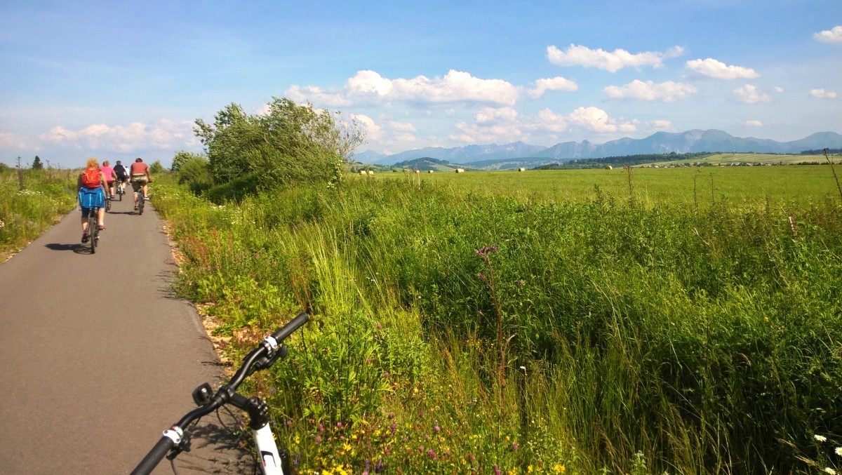 Trasa główna, czyli rowerem po nasypie dawnej linii kolejowej po stronie słowackiej